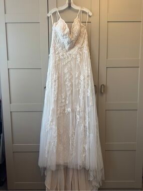 David’s Floral Appliqué Delicate White Lace Spaghetti-Strap Wedding Dress